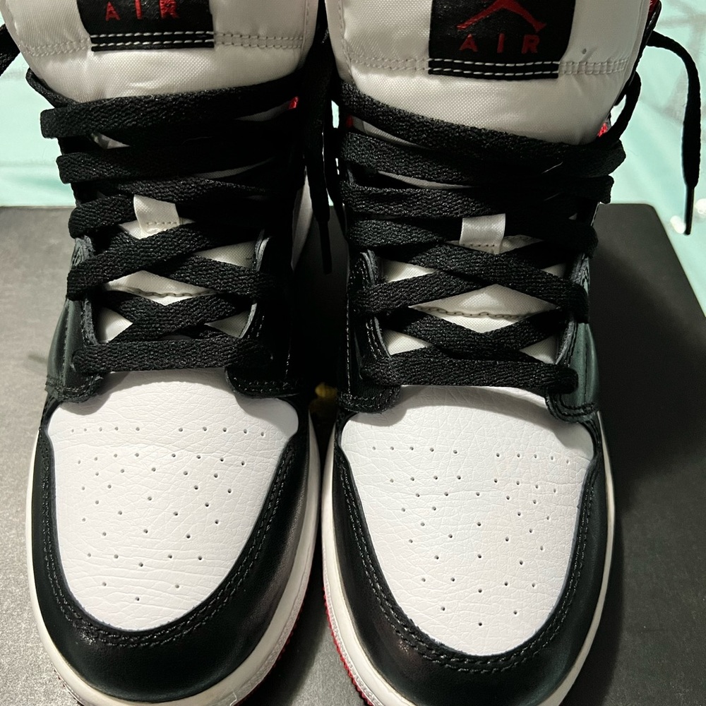 Jordan 1 gym red
